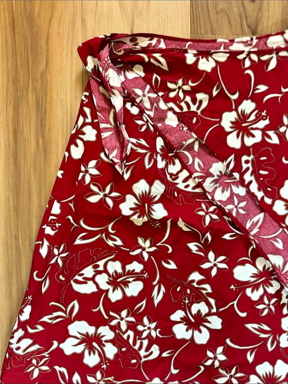 Hilo Hattie Vintage Floral A-Line Wrap Skirt Red & White - Picture 3 of 5